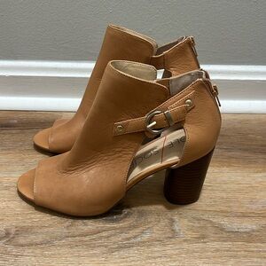 Sole Society “Sally” Camel Leather Peep Toe Bootie in Size 8.5